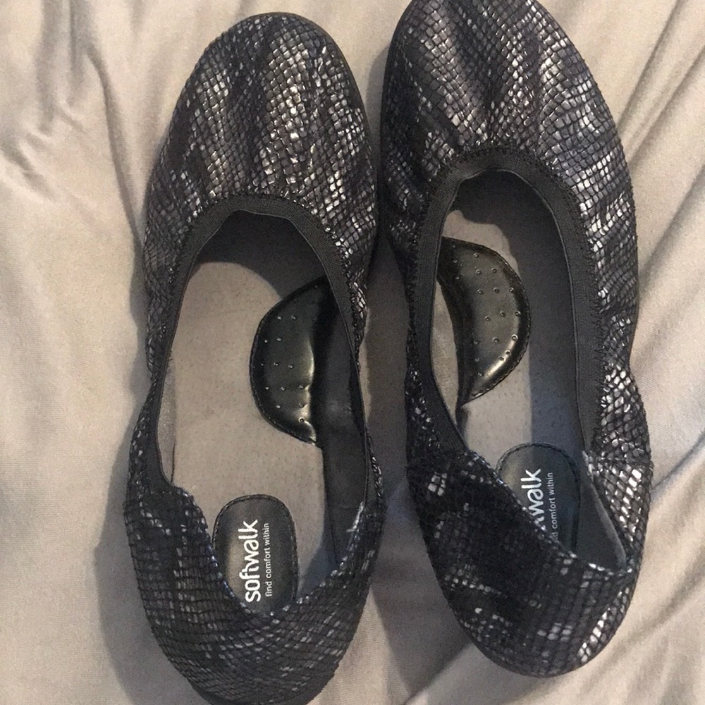 Softwalk ballet flats